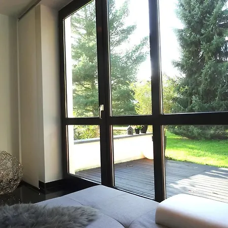 아파트 Black & White 노이스